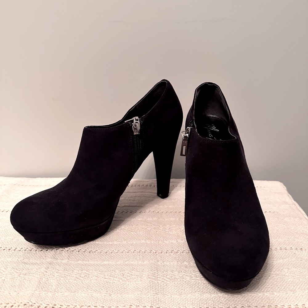 Marc Fisher Black Platform Suede Ankle Bootie Heels:condition Great, size 8